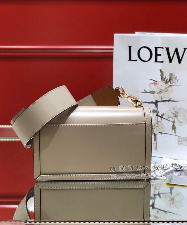 LOEWE包包 羅意威大號Barcelona三角包 10157  tcl1357